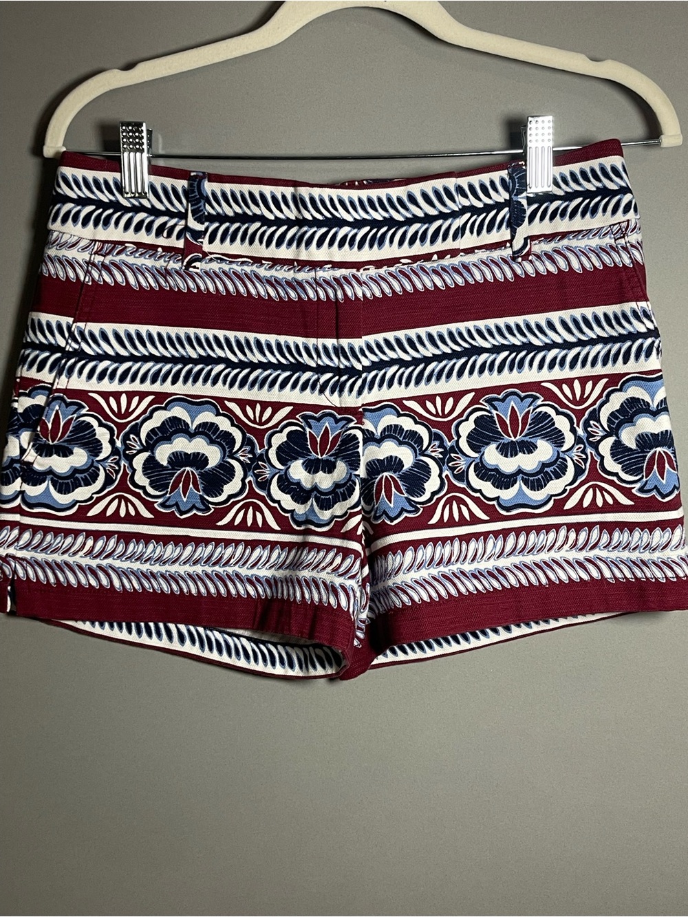 LOFT Riviera Shorts NWT Size 0 Red Blue Floral Print